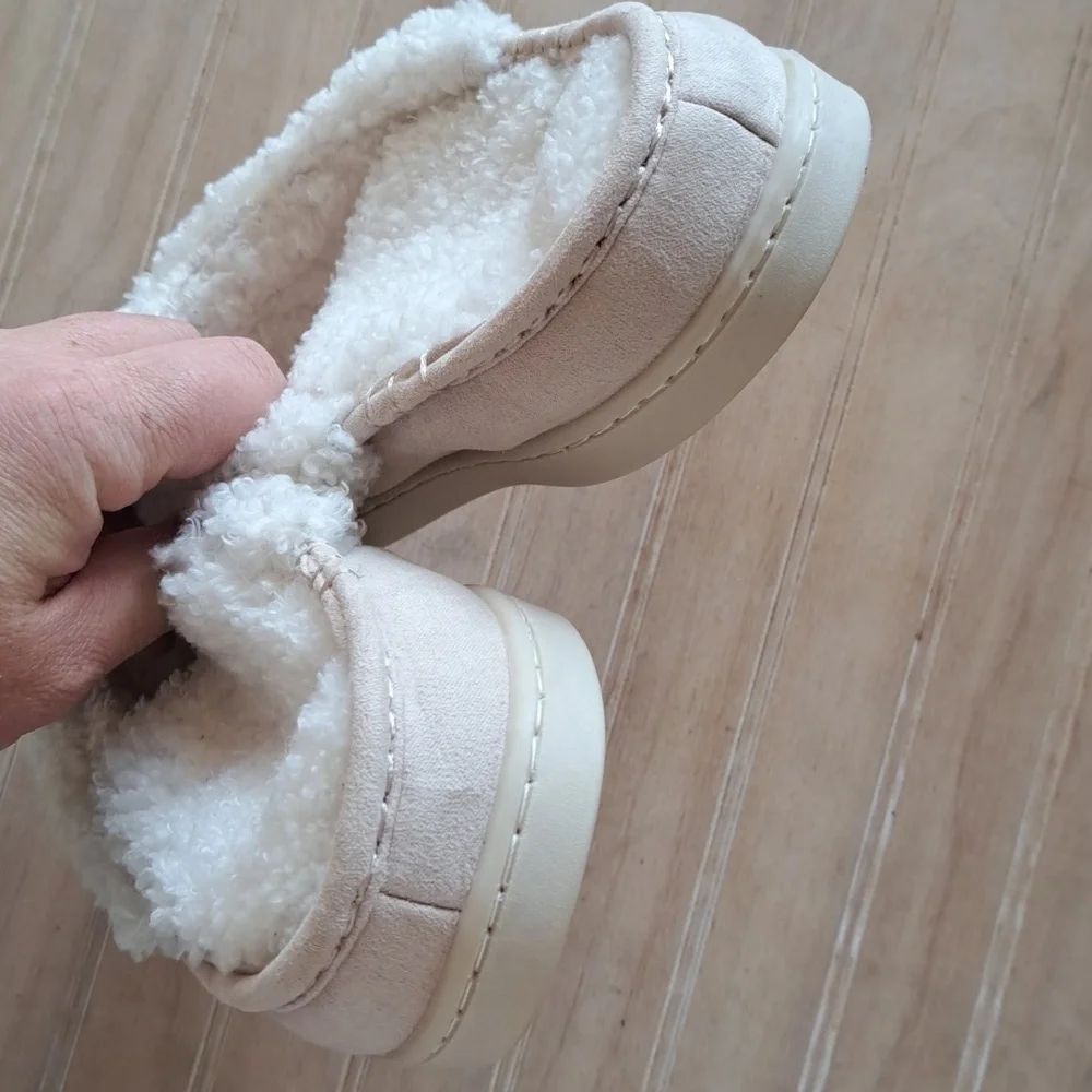 GAP Sherpa Fleece Fuzzy Slip-On Shoes Beige Cream Comfy Cozy Toddler 10–12